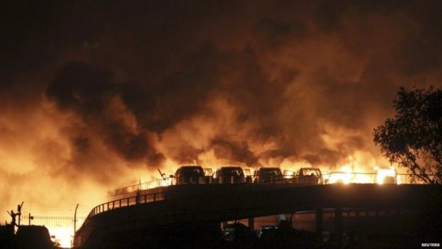 Gran explosión sacude a Tianjín en el norte de China